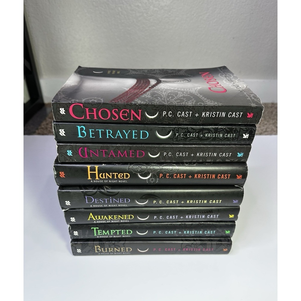 House Of Night - Set of 8 Mixed HC/PB - PC Cast + Kristen Cast